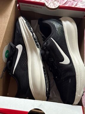 Nike Black & White Performance Running Sneakers